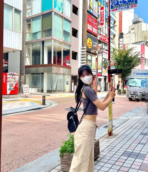Group Red Velvet member and actor Joy (real name Park Soo-young and 25) revealed his current status in Tokyo, Japan.Joy uploaded several photos to his Instagram on Friday, along with an explanation of TOKYO.In the open photo, Joy is traveling in Tokyo wearing a crop T-shirt. Joys glamorous body stands out.In addition, the natural appearance of eating Japanese famous ramen and enjoying shopping attracts attention.On the other hand, Joy will appear on the original Kakao TV What a Diary released on September 5th.What a Diary is a romantic comedy drama between Ahn Ja-young (Park Soo-young), a native of the rural village of Hee-dong and the nuclear man of the area, and Han Ji-yul (Chu Young-woo), a native veterinarian in Seoul who dreams of escaping from Hee-dong as soon as possible.