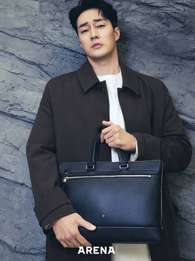 Actor So Ji-sub turned into a man in the fall.The mens fashion magazine Arena Homme Plus released a picture of actor So Ji-sub on September 7th.In this picture, you can meet So Ji-sub in a more relaxed atmosphere. So Ji-sub met with Samsonite, a global bag brand, and completed a luxurious mood picture.In addition, So Ji-sub showed a more relaxed atmosphere and a warm smile in this picture, which shows a relaxed autumn and a relaxed time to enjoy alone.Bags blended with colorful moods, from everyday and comfortable look to business casual, stimulate travel needs.The entire picture with actor So Ji-sub and Samsonite can be seen in the September issue of Arena Homme Plus.