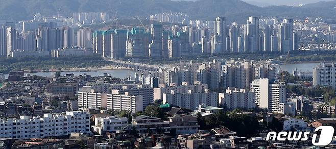 서울 남산에서 바라본 서울 시내 아파트 단지. ⓒ News1 박지혜 기자