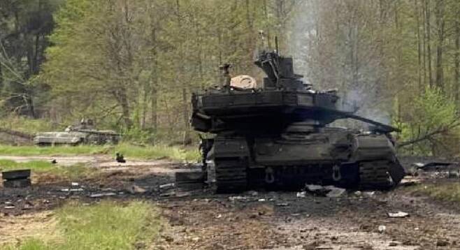 우크라이나에서 파괴된 T-90M 전차. 사진=우크라이나 국방부