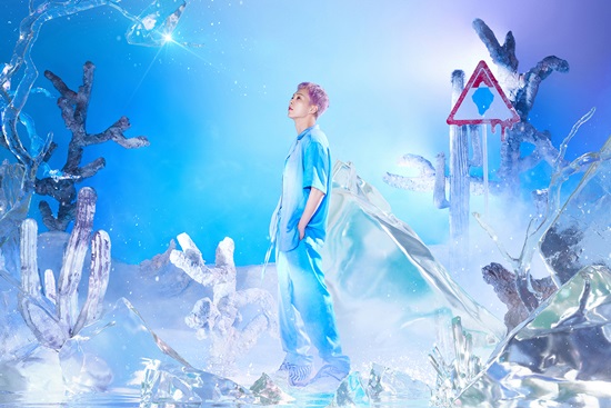 EXO Xiumin presents an exciting Old School vibe with a new song Brand New.Xiumins first Solo album Brand New, released on the 26th, consists of five songs with various charms, including the title song Brand New of the same name.You can meet the music that expresses the musical sensibility of the 1990s and early 2000s in Xiumin style.In particular, the title song Brand New is a dance song by Old School vibe, which has an addictive hook.In the lyrics, you can feel the feeling of thrilling as if you are giving a surprise gift by wittyly releasing the promise to show a new change for your loved one.Xiumin has gathered topics with excellent concept digestion and attractive performance for each album through EXO and EXO - Chenbac City activities, so it is expected to show new appearance and performance to be released as Solo song Brand New.On the other hand, Xiumins first mini album Brand New will be released on various music sites at 6 pm on the 26th.Photo: SM Entertainment