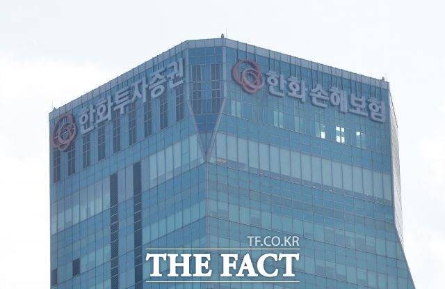 10년간 보험금을 성실히 낸 가입자가 최근 백내장 수술을 받고 보험료를 청구하자 손해보험사가 시간을 끌며 보험료 지급을 미루고 있어 논란이 되고 있다. /더팩트 DB