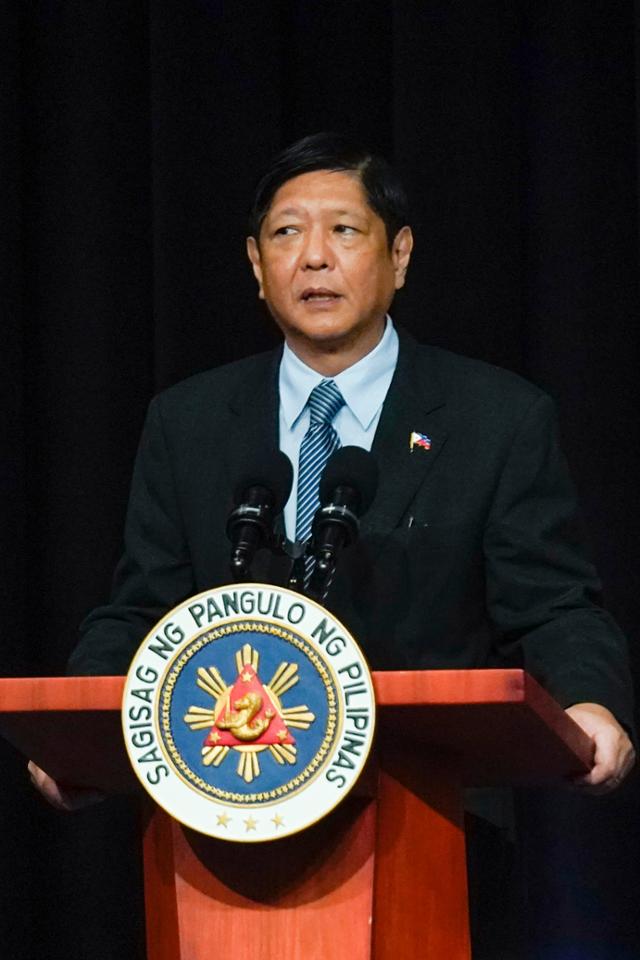 마르코스 주니어 필리핀 대통령이 지난 19일 미국 뉴욕 증권거래소에서 연설을 하고 있다. 뉴욕=AP 연합뉴스