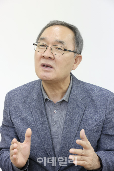 양무진 북한대학원대학교 총장이 서울 종로구에 위치한 학교 총장실에서 인터뷰를 하고 있다. (사진=이영훈 기자)
