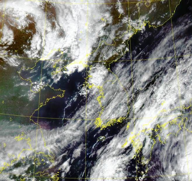 기상청 제공 위성사진: 태풍 경로와 날씨 예측 위성