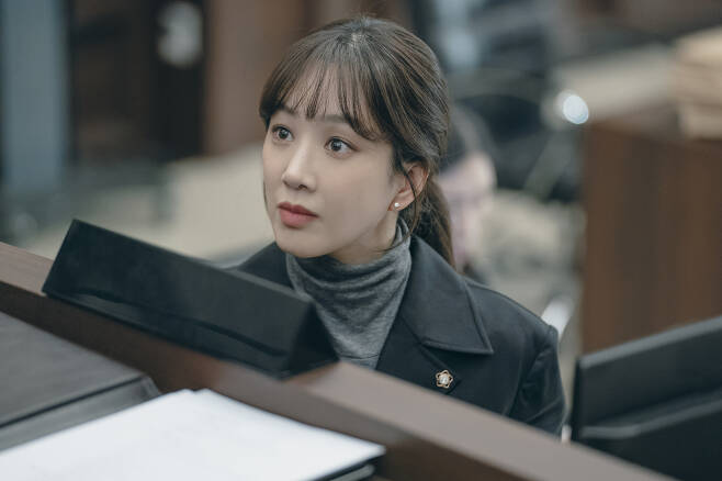 Jung Ryeo-won plays cold-blooded lawyer Noh Chak-hee in "May It Please The Court" (Disney+)