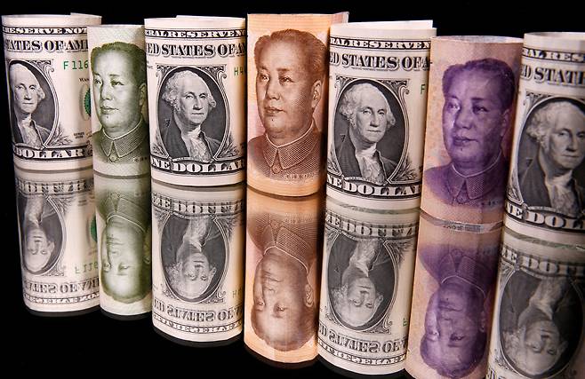 미국 달러화와 중국 위안화. /로이터연합