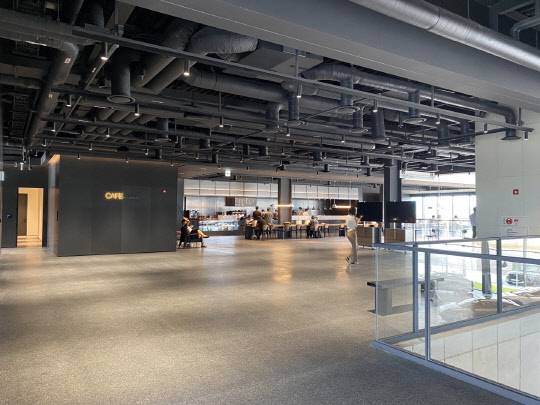 충청남도 태안 'HMG 익스피리언스 드라이빙 센터' 2층 카페. 장우진 기자