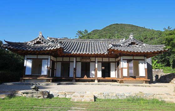 진도 운림산방에서는 조선 후기 화가 허련의 작품도 감상할 수 있다. 사진 한국관광공사