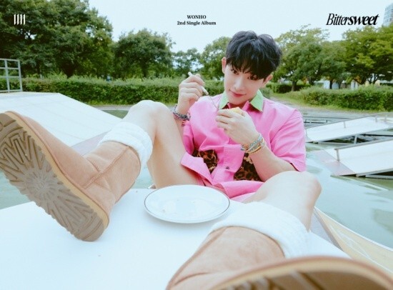 Singer Wonho has emanated the charm of boyhood.Highline Entertainment released the first concept photo of Wonhos second single, Bittersuit, on SNS at 8 p.m. on the 1st.The playful vibe was in place: Wonho paired a casual short-sleeved T-shirt with a hand-warmer and a bold chain necklace, sitting on a playground net, revealing his free-spirited energy.In the other photo, she was pulling a cart full of cookies. Wonho looked wrong with his chin.Its a comeback in about four months. Wonho has been involved in the production of a new album, writing, composing, and producing the title song Dont Rigrat and the song On and On.On the other hand, Wonho will release a new album at 1 pm on the 14th.