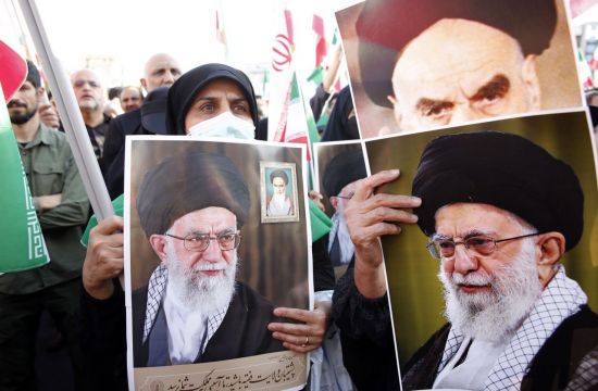 이란 시위에 대해 침묵으로 일관하던 아야톨라 세예드 알리 하메네이 이란 최고 지도자가 처음으로 입장을 내놨다.사진=연합뉴스