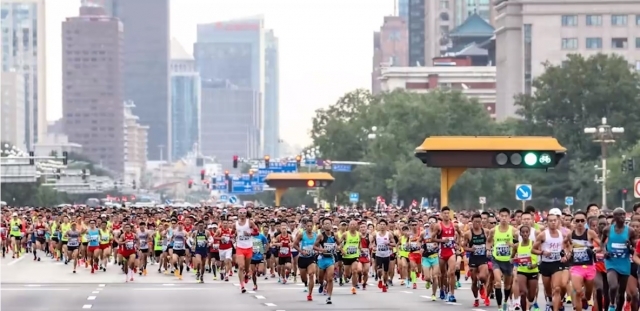 코로나19 확산 전 중국 베이징에서 열린 베이징 마라톤 대회 모습. 중국 바이두 홈페이지 캡처