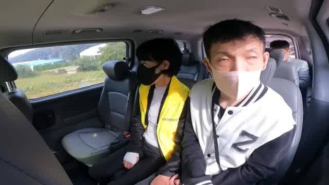 주간활동센터로 이동하는 발달장애인 박상준씨(9월 26일, 충남 세종시)