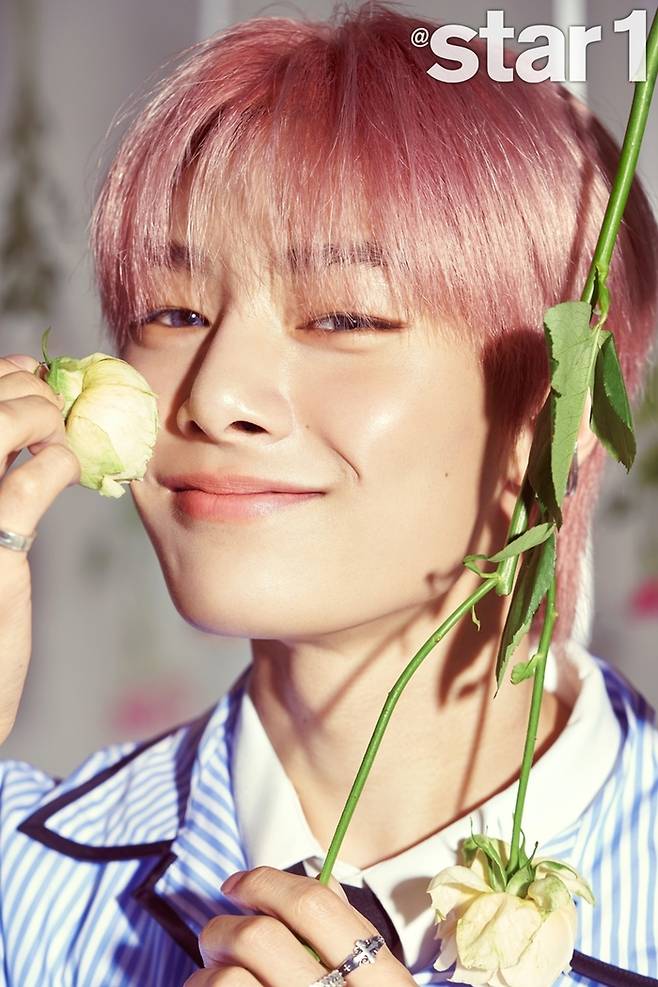Stray Kids (Stray Kids) Aien made his first magazine cover debut.JYP, a subsidiary company, announced on the 22nd that it had taken a solo picture as a cover model for the November issue of the magazine at style.In the picture, Aien showed a beautiful beauty between flowers in full bloom and fresh fruit. He showed charisma with a mature expression and showed charm.Aien, one of the most distinguished members of the outfit, has perfected casual styling and presented a warm-hearted boyfriend in this cover picture.Stray Kids career is all thanks to their fans, and I always feel a great sense of gratitude, he said.On October 7, Stray Kids released their new mini-album  ⁇  MAXIDENT ⁇  and title song  ⁇ CASE 143 ⁇  (Case One Four Three), showing explosive growth indicators and proving its solid K-pop popularity.Shinbo  ⁇   ⁇  MAXIDENT  ⁇   ⁇   ⁇  JYP Entertainments first Double Million Selling Artist  ⁇  and  ⁇   ⁇  3 consecutive Million Sellers  ⁇   ⁇ .In addition, it was recorded as the only Artist to enter the United States of America Billboard Main Chart Billboard 200  ⁇  Billboard 200  ⁇  for the second consecutive year in 2022.On the 12th, MBC M  ⁇  show! Champion  ⁇ , 13th Mnet  ⁇  M Countdown  ⁇ , 14th KBS2  ⁇  Music Bank  ⁇ , 19th MBC M  ⁇  show!Champion  ⁇ , Mnet  ⁇  M Countdown  ⁇  on the 20th, and KBS2  ⁇  Music Bank  ⁇  on the 21st.On the other hand, Stray Kids will make a bigger wing in world wide growth through additional performances of  ⁇  Stray Kids 2nd World Tour  ⁇  MANIAC  ⁇  (Stray Kids 2nd World Tour  ⁇  Maniac  ⁇ ) from November.Local time standards November 12-13 Indonesia Jakarta, February 2-3 2023 Thailand Bangkok, 5 Singapore, 17-18 Netherlands Melbourne, 21-22 Sydney, March 22-23 United States of America Atlanta, 26-27 Fort Worth Southeast Asia, Netherlands, United States of America, and 13 independent concerts.