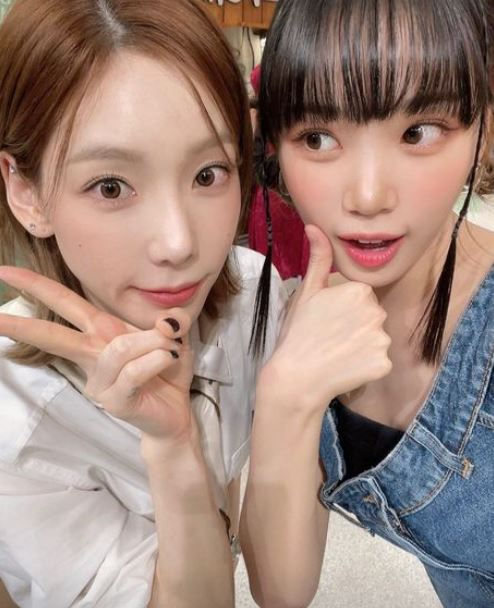 Chae Won posted two photos on his 22nd day with a short comment on his Insta Story.In the open photo, Chae Won is taking a face-to-face selfie with Girls Generation member Taeyeon. Over 10 years old, I overcome the generation gap and catch the attention of the audience with the warm selfie between the music line and the junior.The two appeared together on the TVN entertainment program Amazing Saturday, and Chae Won expressed his fanfare toward Taeyeon.On the other hand, Chae Wons group LE SERAFIM made a comeback with his second mini album ANTIFRAGILE on the 17th.