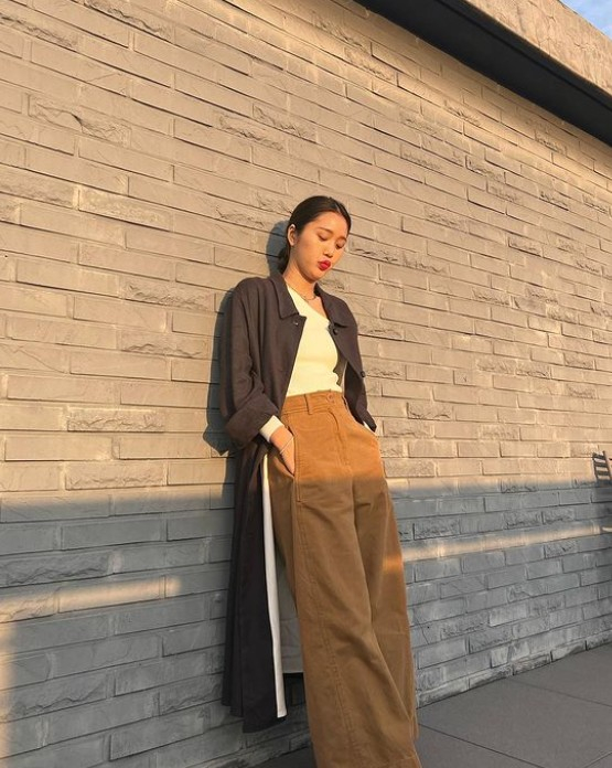 Mimi posted several photos on her instagram with a short comment The sunset on the 8th.In the public photos, Mimi, a fashion that matches brown wide pants and long coats, enjoys the sunset. It attracted netizens attention with a unique atmosphere that matches the autumn sky.On the other hand, Mimi appeared in the TVN entertainment program  ⁇   ⁇   ⁇   ⁇   ⁇   ⁇   ⁇   ⁇   ⁇   ⁇   ⁇ .............................................................................................................................................