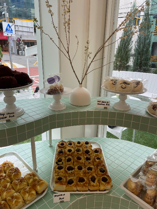 이번 오프라인 공간은 베이커리카페, 골프연습을 할 수 있는 피팅룸 등 다양한 문화공간을 함께 선보였다. (피브비 제공)