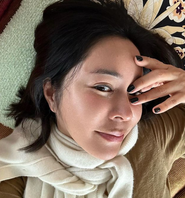Broadcaster Lee Hye-yeong said he was bitten by a dog.Lee Hye-yeong posted a picture on his November 13th instagram with an article entitled My face is a big day bite by Burabo today.In the photo, Lee Hye-yeong is lying down and taking a self-portrait.Lee Hye-yeong added, Burabo is a tough person who does not know whether he is a person or a vibrio bacterium.The netizens who saw this were worried about the reaction such as It is ridiculous to bite the owner .., It was almost a big day and Restore quickly.Meanwhile, Lee Hye-yeong appeared on MBNs Doll Singles 3.