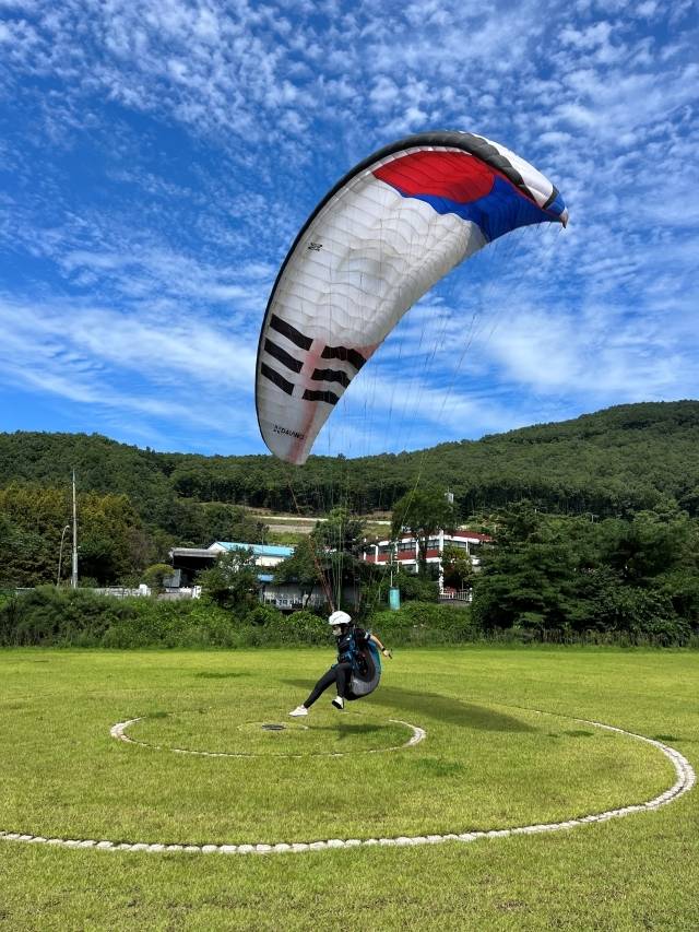 한국 패러글라이딩 정밀착륙 리그 2차전 및 챔피언전이 개막했다. 사진=대한패러글라이딩협회