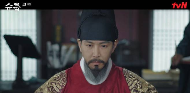  ⁇ Schrup ⁇  mun sang-min formally became Crown Prince through a contest.In the TVN  ⁇ Schrup  ⁇  broadcast on the 19th, Seongnam Sejo of Joseon (mun sang-min) was portrayed through the interference of Daebi (Kim Hye-soo) and Hwang Won-hyung (Kim Eui-sung).On that day, Kim Hye-soo declared that he would punish Kim Min-ki, who had been eliminated from Taek-hyun, and asked, What did you get through this competition process?So, the swordsman realized that he could not cross the wall of identity in the end. Is not it a vain desire? He said, Do you think it is just a wall of identity?I would like to reconsider whether there was no injustice in the process or whether I chose the wrong way.I want you to be strong by the side of our taxa, he said. I have a hand in the hands of Lim Hwa-ryong, but there is one. Please do not punish your mother.In the end, it comes from my greed. My mother asked me to blame myself for all of this.After returning to Tae Soo Yong, the swordsman cried in his arms and poured out the pain.On the other hand, the early contrast was to use the uiseong group (Kang Chan-hee) as a tax collector and to use the sword as a chess piece.  ⁇  So what is going to happen to the sword and the sword now?  ⁇   ⁇   ⁇   ⁇   ⁇   ⁇   ⁇   ⁇   ⁇   ⁇   ⁇   ⁇   ⁇   ⁇   ⁇   ⁇   ⁇   ⁇   ⁇   ⁇   ⁇   ⁇   ⁇   ⁇   ⁇   ⁇   ⁇   ⁇   ⁇   ⁇   ⁇   ⁇   ⁇   ⁇   ⁇   ⁇   ⁇ .In the first place, did you think the taxa would be worthy of the hat? Yoon Soo-kwang said, I will be able to throw away at any time if I become useless. He laughed, saying, No matter who the taxpayer is, the daughter of the bottle will become the taxpayer.Hwang Won-hyung also crossed the line, saying, There are rumors that Seongnams Sejo of Joseon, who grew up outside the palace, is not Lee Hos (played by Choi Won-yeong), and asked for a paternity test.In response, Im Hwa-ryeong broke the trap of Hwang Won-hyungs daughter and called Sejo of Joseon, and then confirmed the physical characteristics of heredity.As a result, it was revealed that the uiseong group did not have the characteristics of Seongnam Sejo of Joseon, but the contrast was covered by the truth.The reason why Sejo of Joseon grew up outside the palace was because he was born during the national ceremony. Moreover, it was the preparation that made Seongnam of Joseon an ominous child.Sejo of Joseon is my son, and the reason I allowed this ridiculous paternity was to put an end to this controversy.Henceforth anyone who blabbed about the birth of Sejo of José would consider Wages to have been scorned.In the midst of the competition, Seongnam Sejo of Joseon became a national treasure, and in the midst of this, the uiseong group became a king, and not everyone became king.