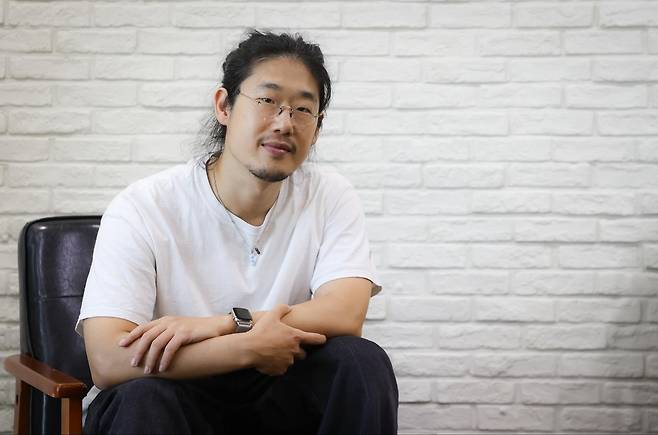 웹툰 '갓 오브 하이스쿨'의 박용제 작가 (서울=연합뉴스) 류효림 기자 = 네이버웹툰 '갓 오브 하이스쿨'을 그린 박용제 작가는 17일 서울 강남구의 한 사무실에서 연합뉴스와 인터뷰했다. 2022.11.20
ryousanta@yna.co.kr