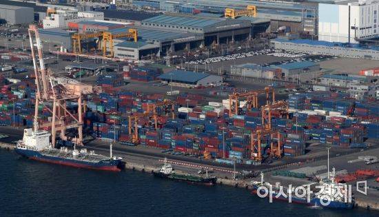 자료사진_평택항 컨테이너./김현민 기자 kimhyun81@