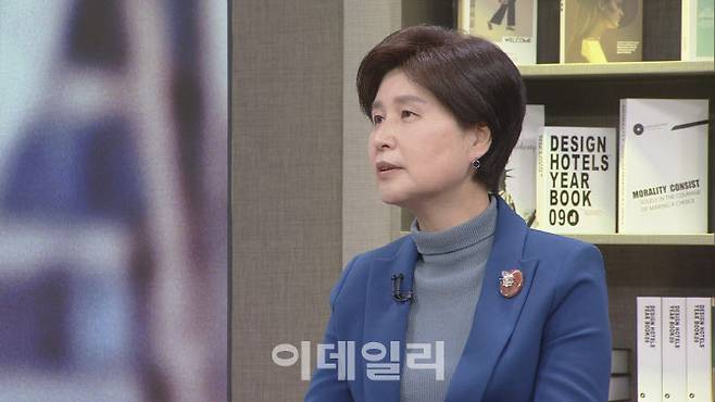 백혜련 더불어민주당 의원이 지난 22일 이데일리TV ‘신율의 이슈메이커’에 출연해 인터뷰하고 있다.(사진=이데일리TV)