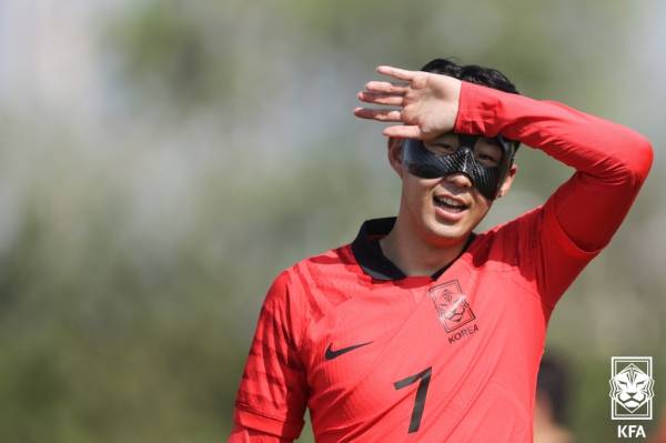 15일 카타르 도하의 알에글라 훈련장에서 훈련 중인 손흥민의 모습. 사진|KFA 제공