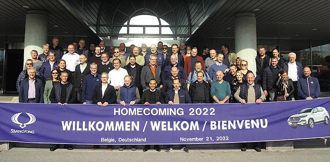 지난 21일 유럽 지역 딜러 60여 명이 쌍용차 평택 공장을 방문했다. 쌍용차가 해외 딜러들을 본사로 초청한 건 2019년 10월 이후 3년 만이다. 기업 회생 절차로 약해졌던 딜러 관리를 강화한다는 방침이다. /쌍용차