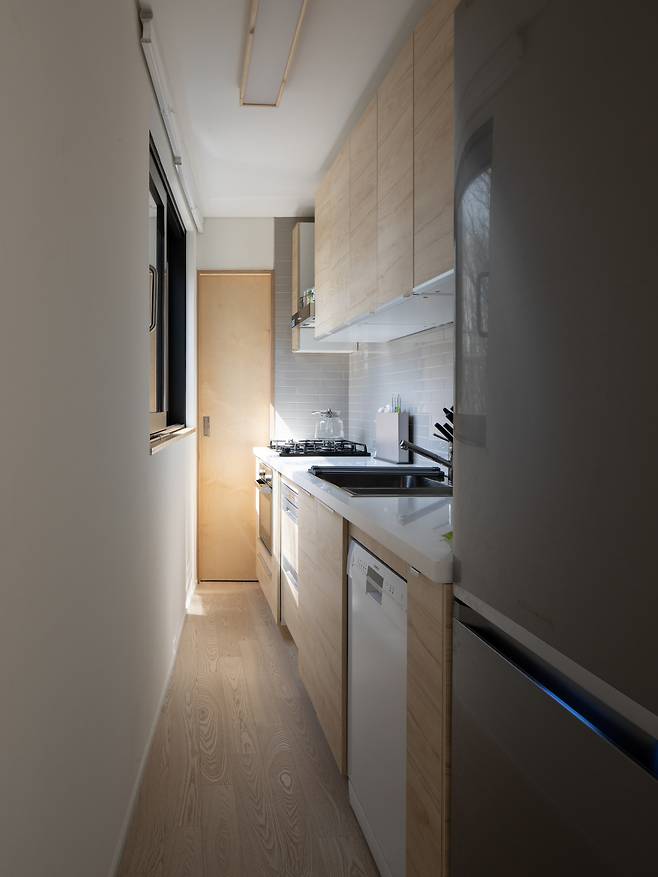 얇디얇은집 내부ⓒ이한울