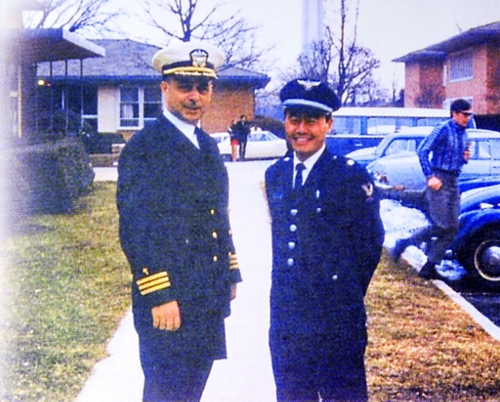 1969년 미국 웨슬리신학대 유학 시절 미 해군 군목과 함께한 김선도 서울 광림교회 원로목사(오른쪽).