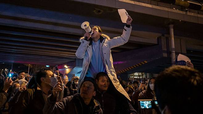 중국 코로나 봉쇄 반대 시위 (사진=게티이미지코리아)