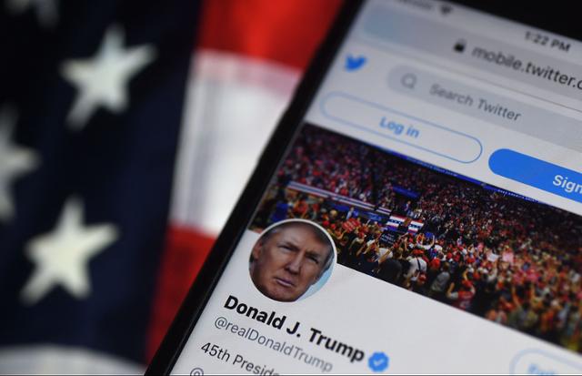 도널드 트럼프 전 미국 대통령의 트위터 계정 화면. 일론 머스크 최고경영자는 트위터가 활동을 정지시켰던 트럼프 전 대통령의 계정을 최근 복귀시켰다. 연합뉴스 자료사진