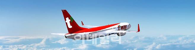 티웨이항공은 내년 설 연휴 전날인 1월 20일 인천~사이판 전세기를 운항한다. 내년 1월 설 연휴 기간 전세기 포함 3편의 부정기편을 추가 운항하는 인천~사이판 노선에는 정기 노선과 같은 보잉737 기종이 투입된다. (사진=티웨이항공)