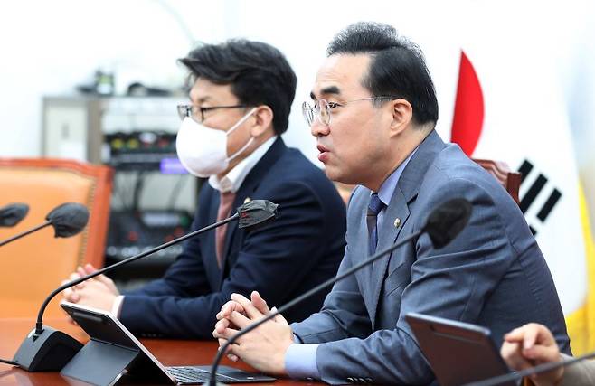 박홍근 더불어민주당 원내대표가 1일 오후 서울 여의도 국회에서 기자간담회를 하고 있다. 뉴시스