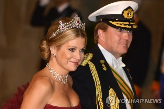 유럽 왕가 결혼식에 참석한 네덜란드 국왕 내외 [연합뉴스 자료사진]