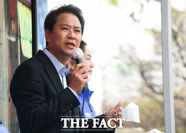 지난 8월 말 이후로 SNS상에서 자취를 감추며 의견을 자제해 왔던 임 전 실장은 검찰의 서 전 실장 구속영장 청구 이후 SNS 활동, 라디오 출연 등을 재개하며 목소리를 적극적으로 개진 중이다. /더팩트 DB