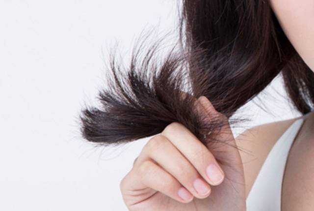 손으로 머리카락을 돌리거나, 손톱을 깨물거나, 살을 꼬집는 등 반복적인 행동을 한다면 완벽주의자 성향일 가능성이 높다./사진=클립아트코리아