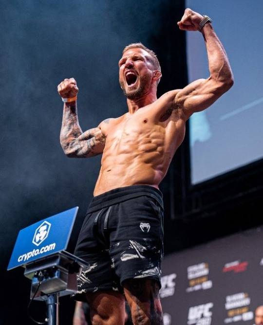 12년 격투기 삶을 끝내 전 밴텀급 챔피언 딜라쇼(사진=UFC)