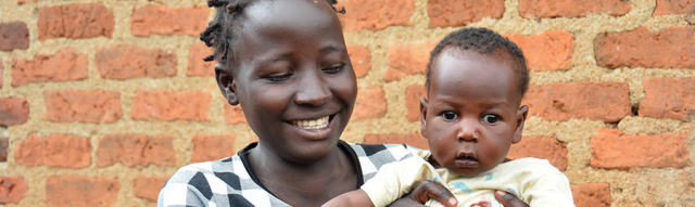 ▲ 우간다에 사는 스무 살 샤디아는 HIV에 감염된 채 출산을 했다. 하지만 유니세프 HIV 모자수직감염 예방 프로그램 덕분에 아기는 음성 판정을 받았다. ⓒ유니세프