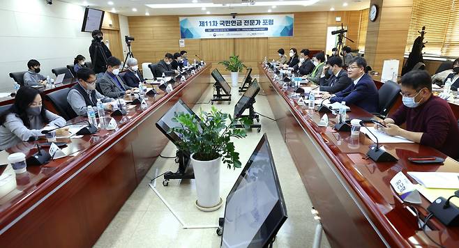 이기일 보건복지부 1차관이 8일 오후 국민연금공단 서울남부지역본부에서 열린 국민연금 전문가 포럼에서 발언하고 있다. /보건복지부 제공