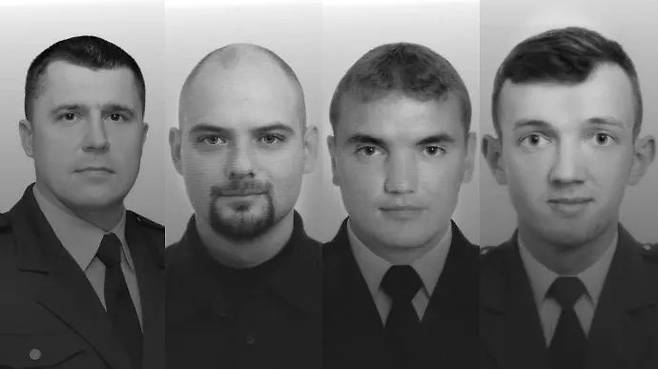 우크라이나 남부 헤르손의 전력망 복구 작업에 참여하던 경찰관 4명이 러시아제 지뢰 폭발로 사망했다. / 사진=이호르 클리멘코 우크라이나 경찰청장 페이스북