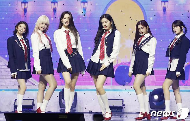 그룹 아이브(IVE) 가을(왼쪽부터), 리즈, 원영, 유진, 이서, 레이 ⓒ News1