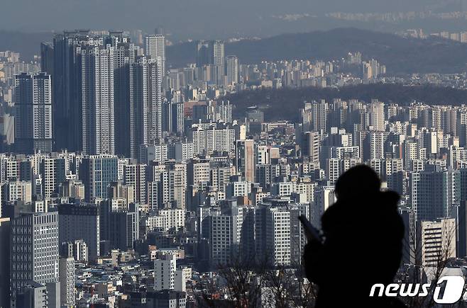 서울 남산에서 바라본 아파트 모습. 2022.12.19/뉴스1 ⓒ News1 송원영 기자