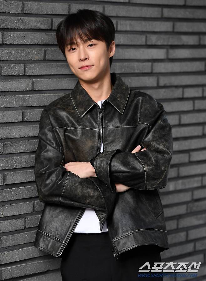 SBS 드라마 '치얼업'의 배우 배인혁이 13일 서울 강남구 논현동 한 카페에서 라운드 인터뷰에 앞서 포즈를 취하고 있다. 논현동=박재만 기자 pjm@sportschosun.com/2022.12.13/