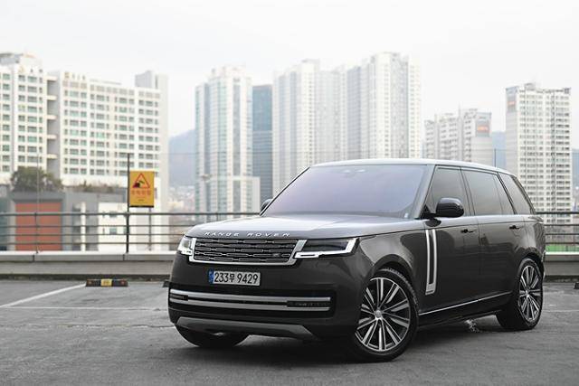 랜드로버 뉴 레인지로버 LWB P530 오토바이오그래피