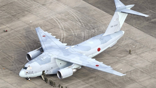 일본 이루마 공군기지에서 이륙 준비하는 C-2 수송기 모습 [사진 제공:연합뉴스]