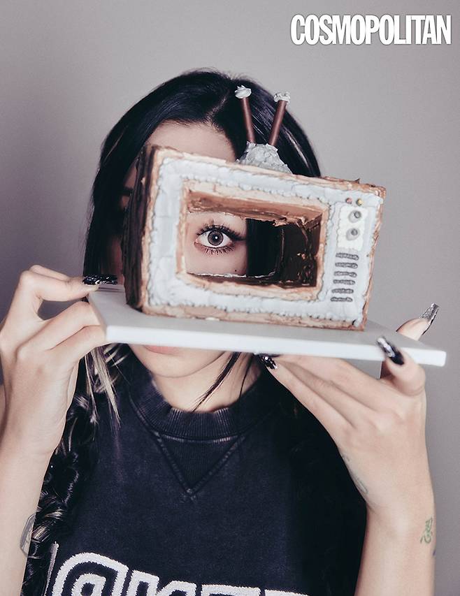 슬리브리스 톱 1백41만원 펜디.