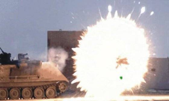 하드킬 능동방어체계인 아이언 피스트가 대전차 무기를 요격하고 있다 IMI
