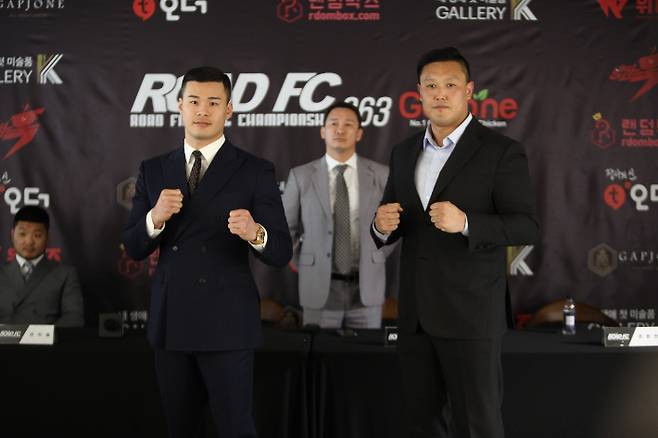 맞대결을 펼칠 황인수(왼쪽)와 명현만. 로드FC 제공